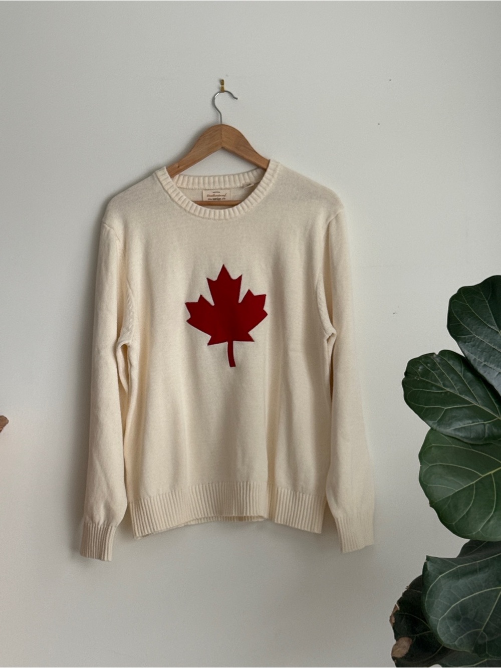Women’s Vintage weatherproof Sweater with Red Maple Leaf